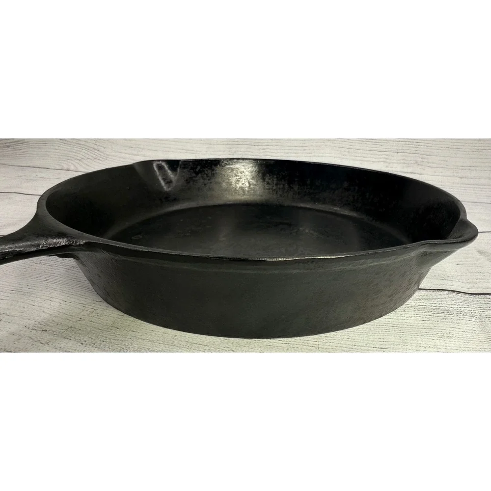 Vintage Miami Cast Iron Skillet‎ No. 9 Smooth Bottom Cookware Restored